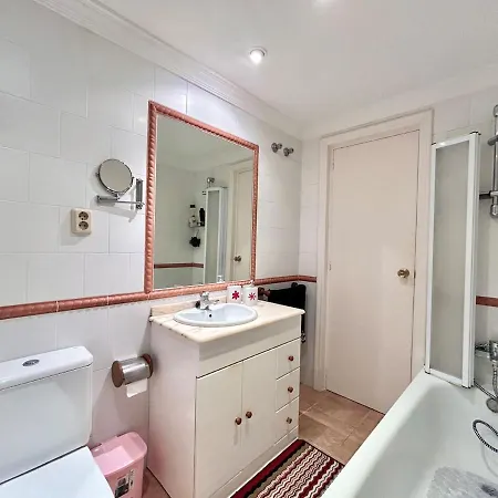 In Center With Parking In The Building Apartment Marbella