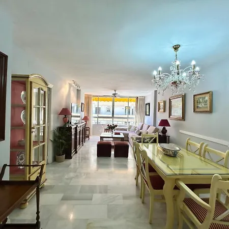 In Center With Parking In The Building Marbella